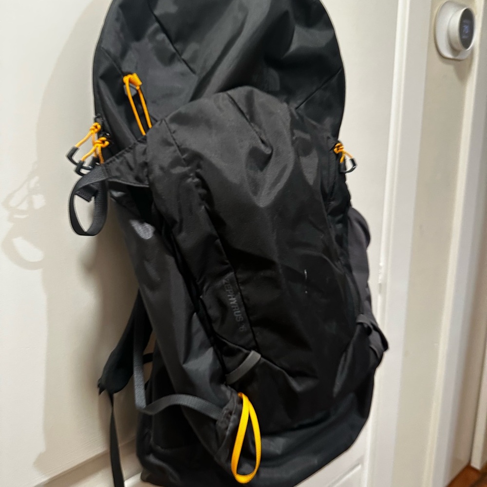 The North Face Zephyrus 26 Pack